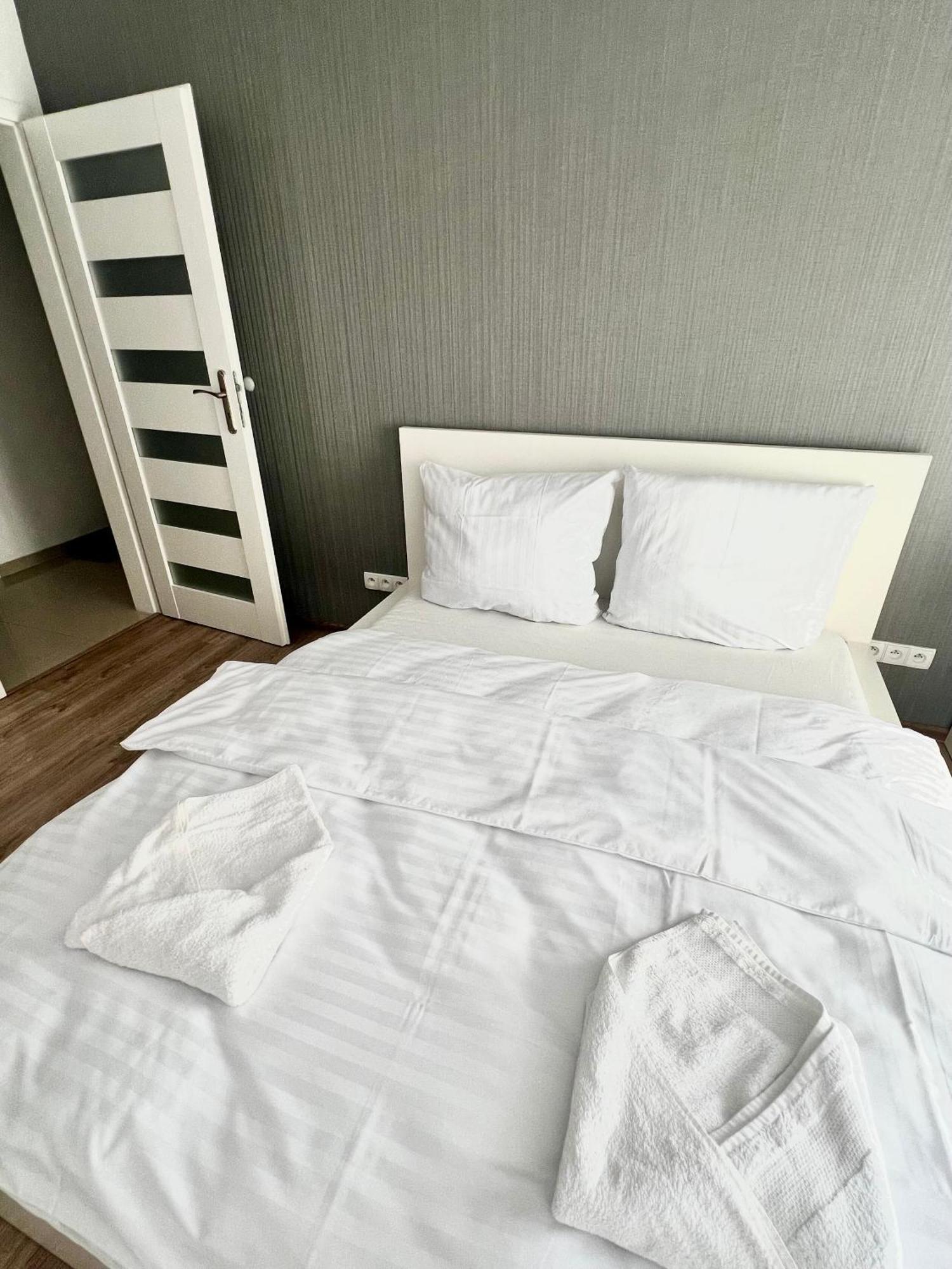 Zielone Apartamenty Katowice ホジューフ 部屋 写真