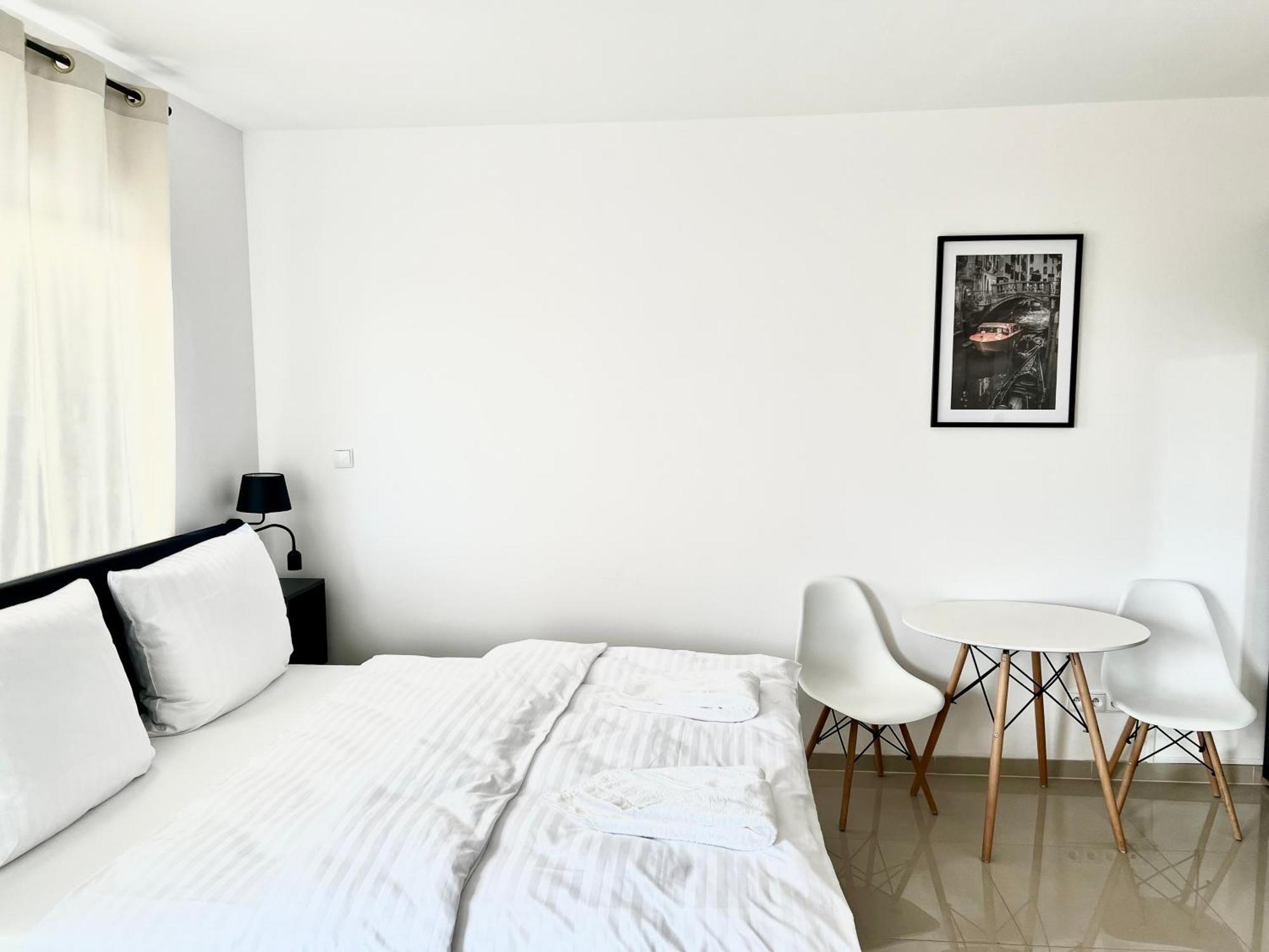 Zielone Apartamenty Katowice ホジューフ 部屋 写真