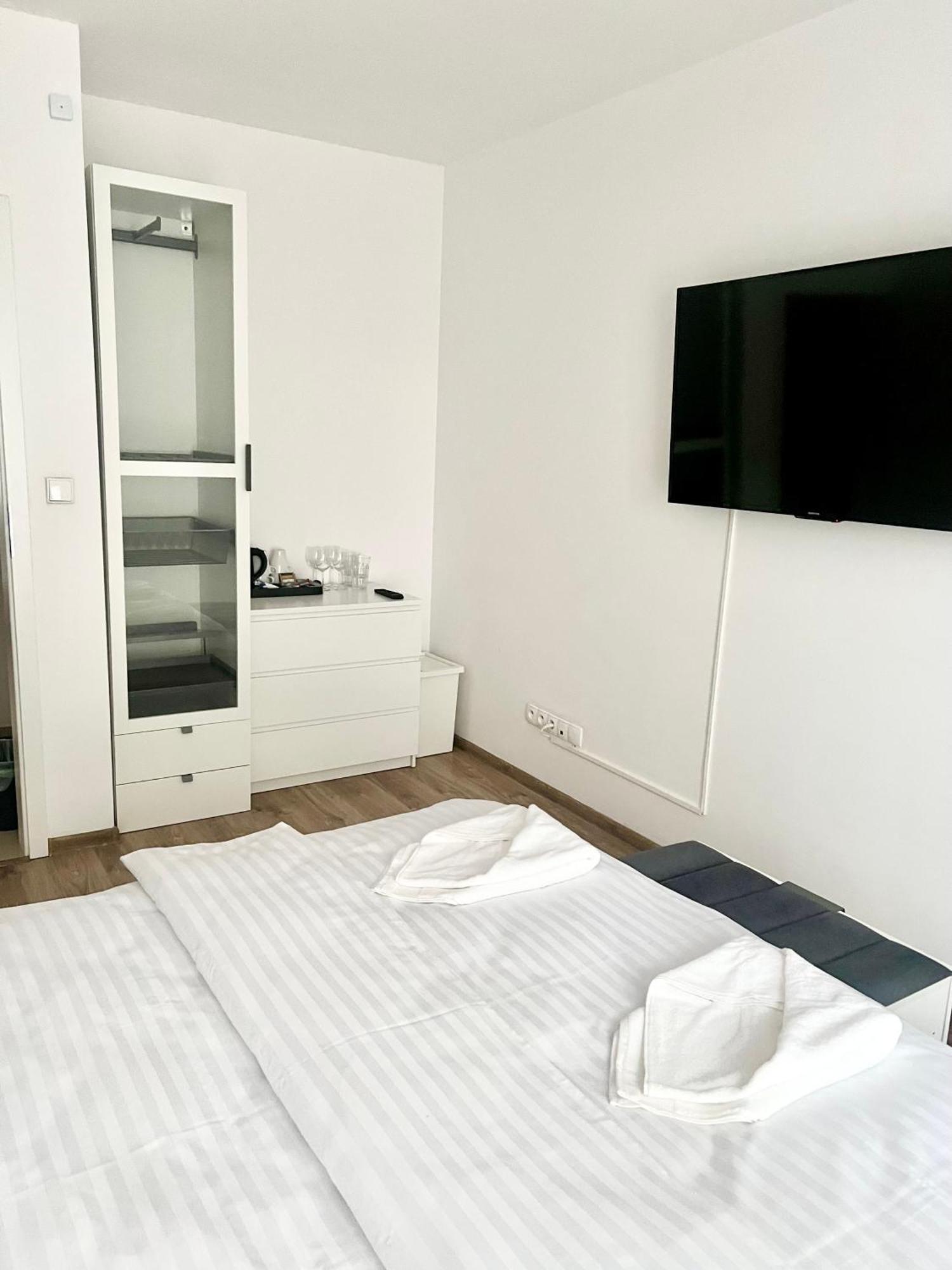 Zielone Apartamenty Katowice ホジューフ 部屋 写真