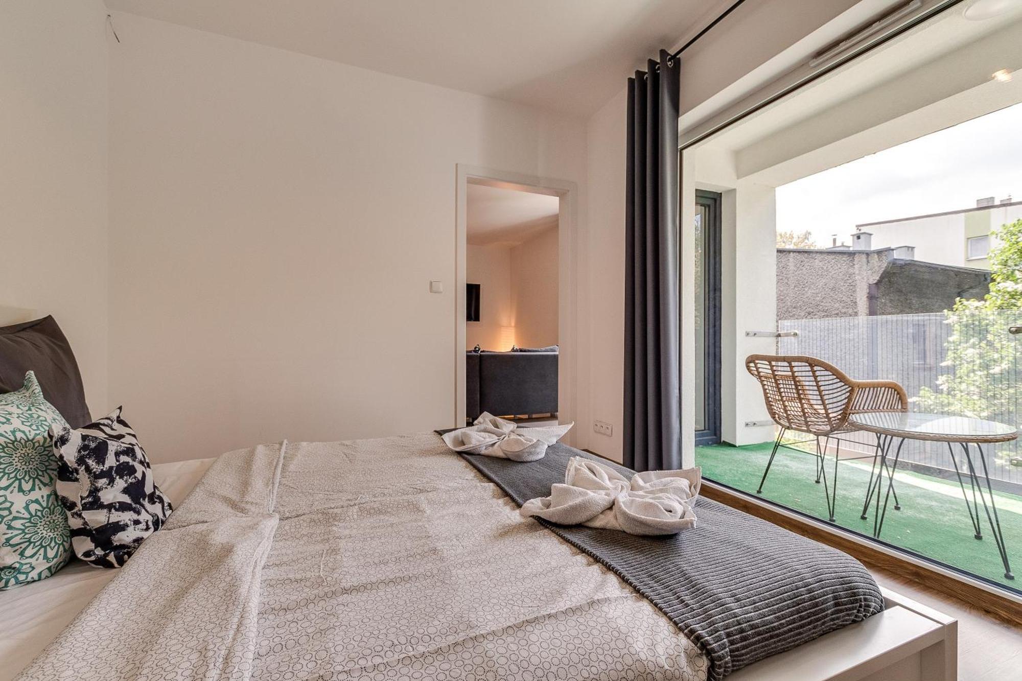 Zielone Apartamenty Katowice ホジューフ エクステリア 写真